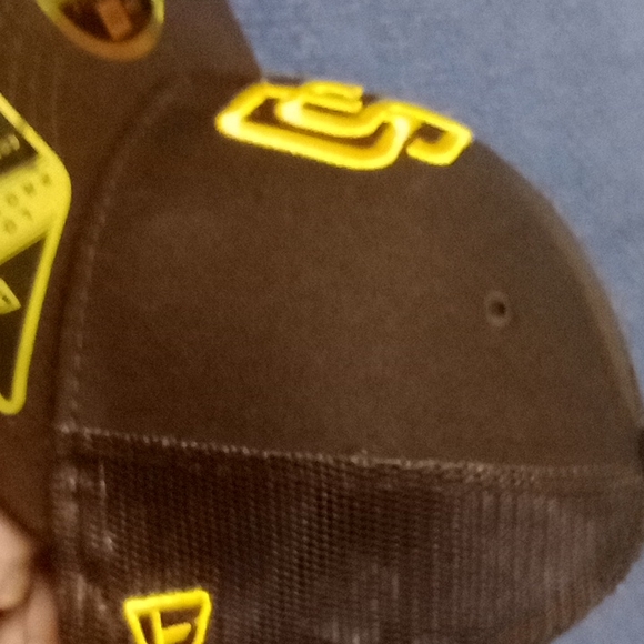 San Diego Padres fitted trucker hat - Picture 6 of 8